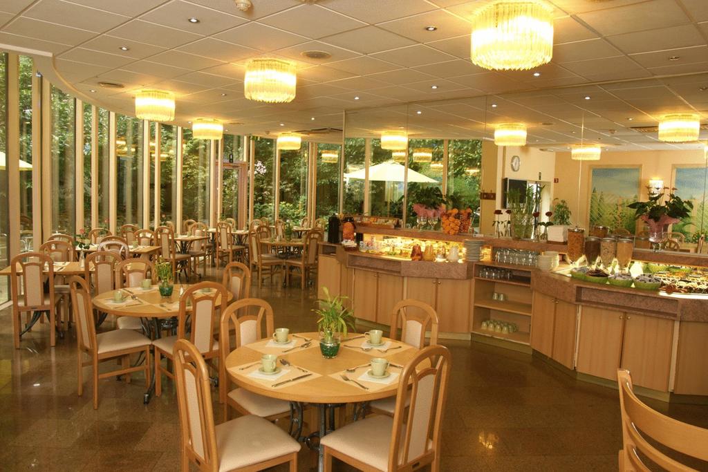 Hotel Capital 3* фотосуреті