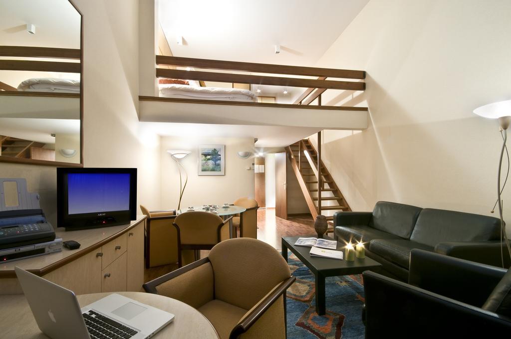 B-Aparthotel Montgomery 4* суреті