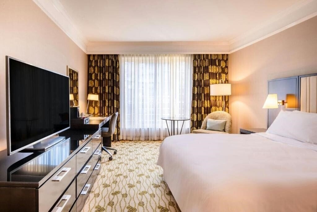 Renaissance Brussels 4* суреті