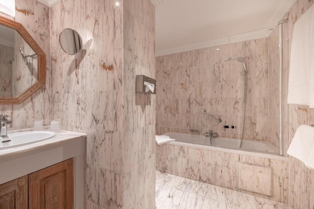 Manos Stephanie 4* фотосуреті