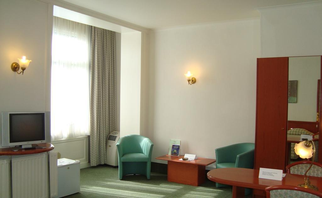 Le Dome Hotel 4* қонақ үйі