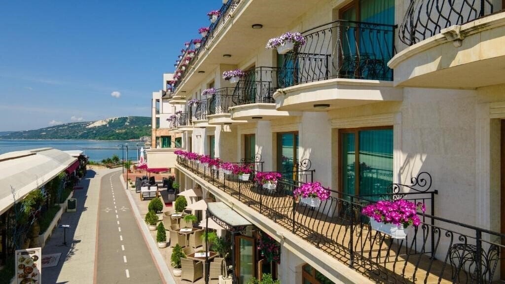 Фото Mistral Hotel 4*