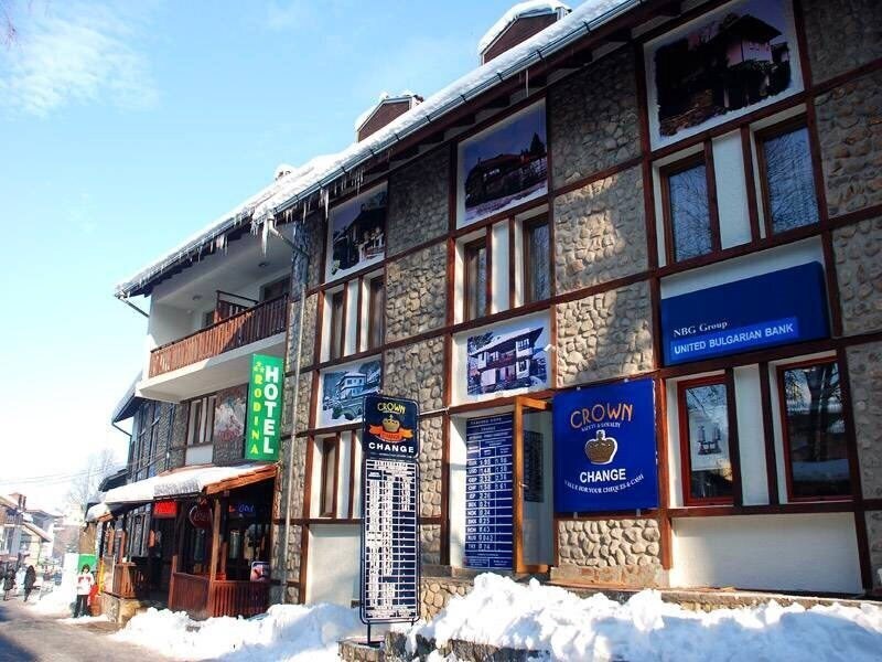 Отель Rodina 3*