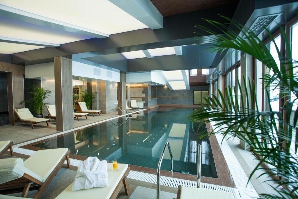 Amira 5* қонақ үйі