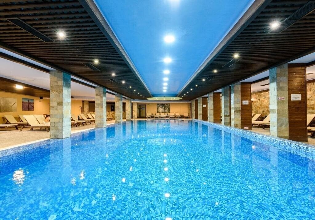 Отель Grand Royale Hotel & Spa 4*