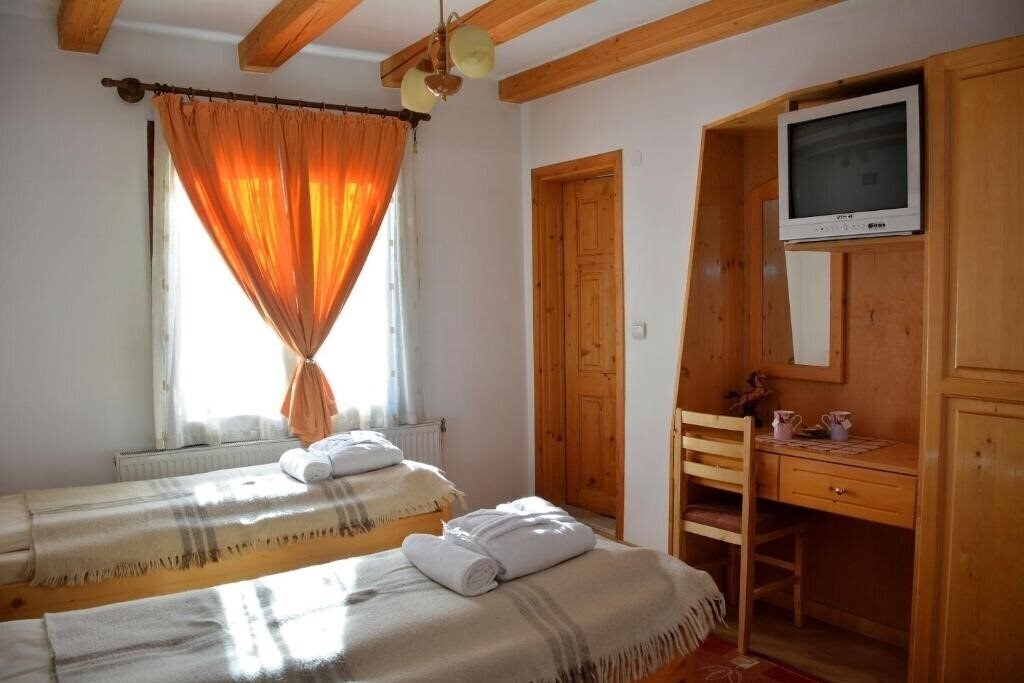 Trenchova Guest House 3* суреті