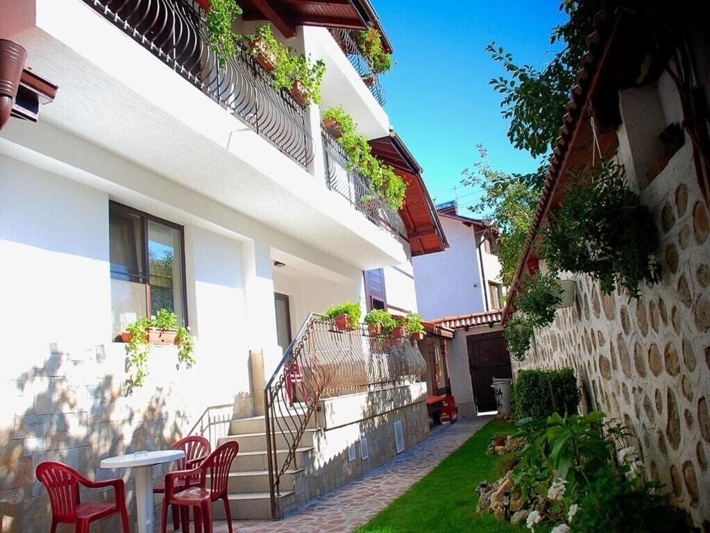 Bizev Hotel 3* суреті