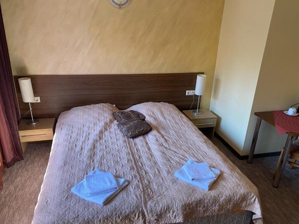 Family Hotel Jik 3* суреті