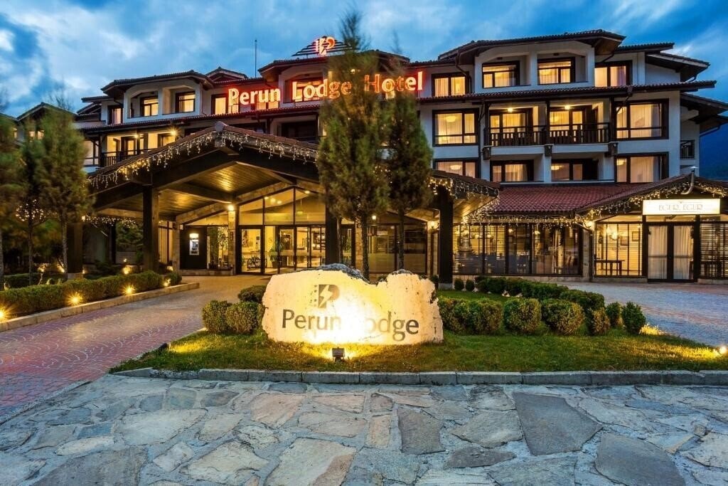 Отель Hotel Perun Lodge 4*