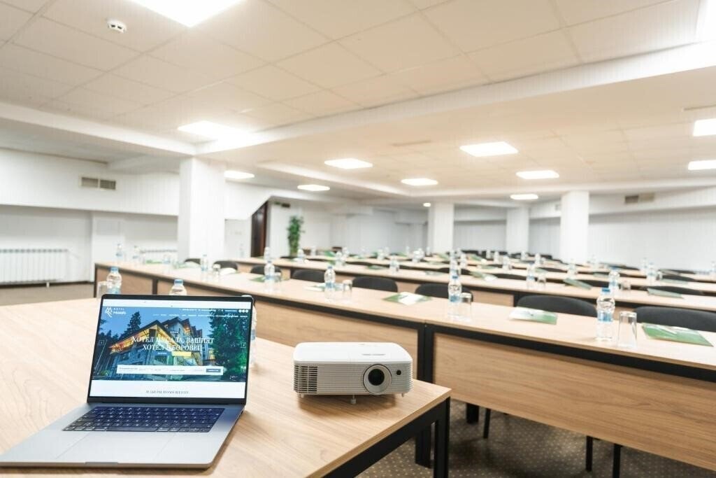 Hotel Yanakiev 4* суреті