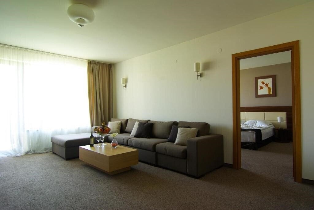 Изображение Belchin Garden 4*