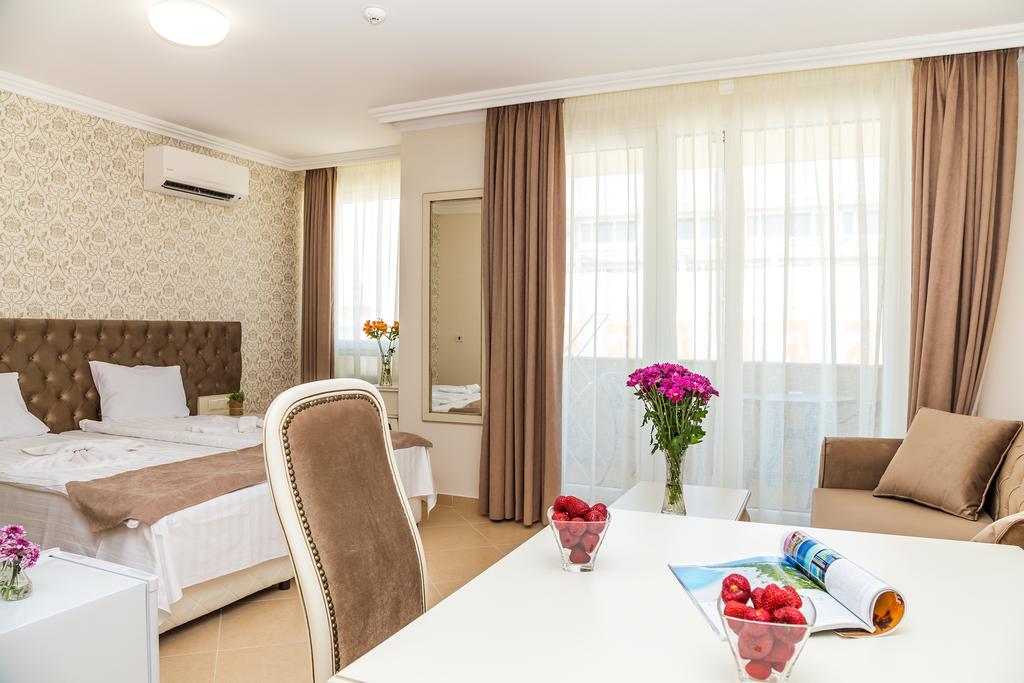 Renaissance Hotel 4* суреті