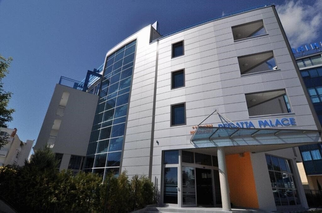 Regatta Palace 4* суреті