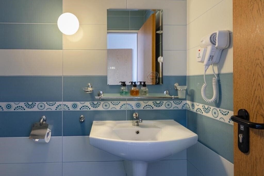 Картинка Zeus 3*