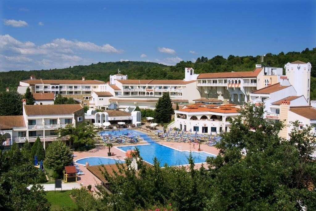 Отель Pelican Hotel 4*