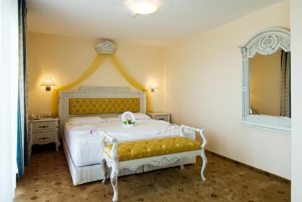 Фото Pelican Hotel 4*
