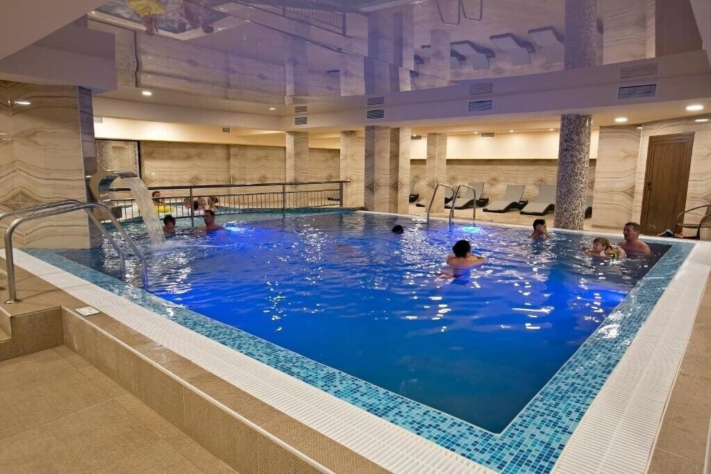 Royal Grand & Spa 4* қонақ үйі