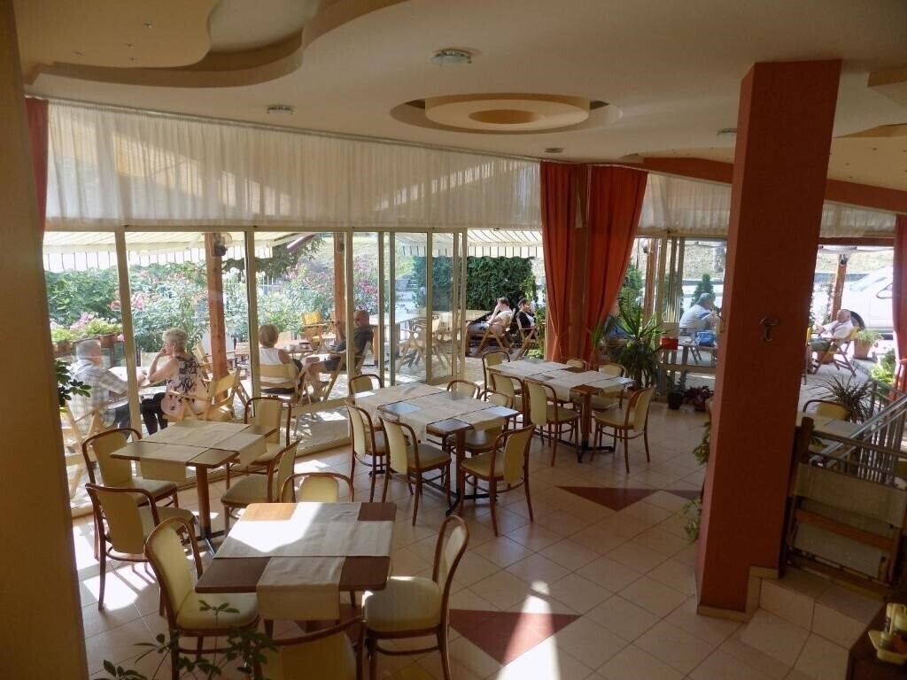 Sirena Hotel 3* суреті