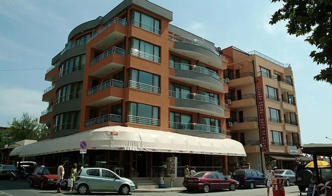 Отель Zlatna Ribka 3*