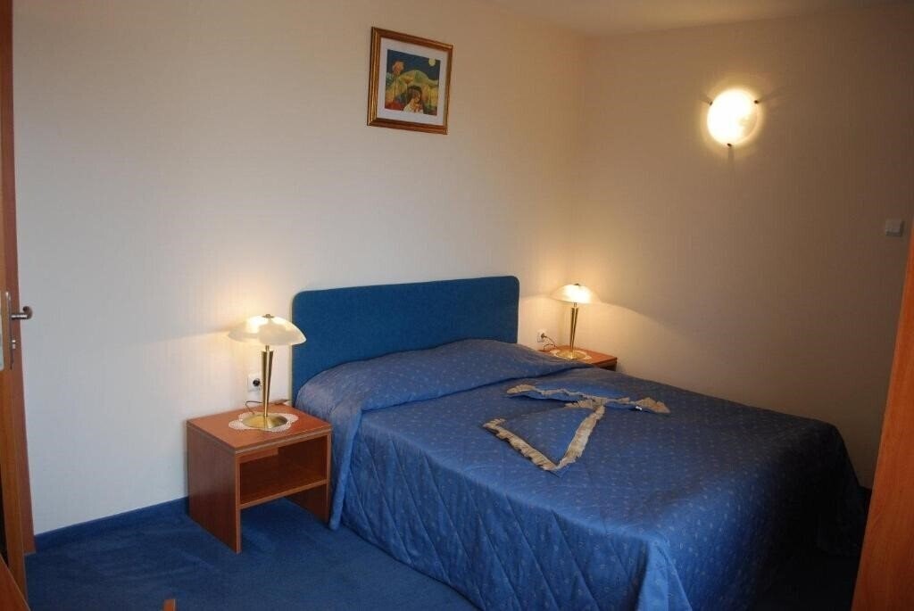 Italia (ex. Italia Hotel) 3* фотосуреті