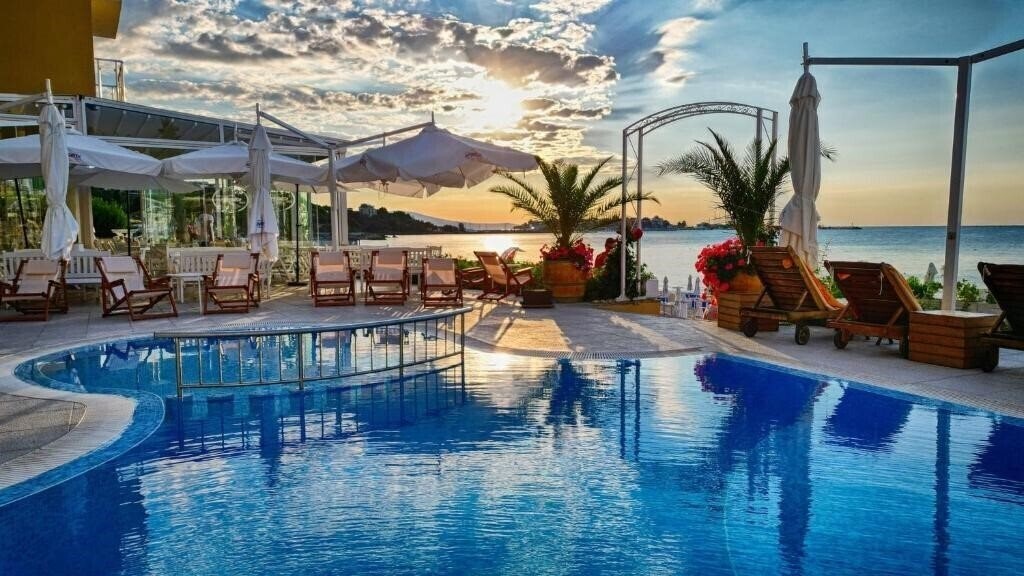 Отель Aphrodite Beach 3*