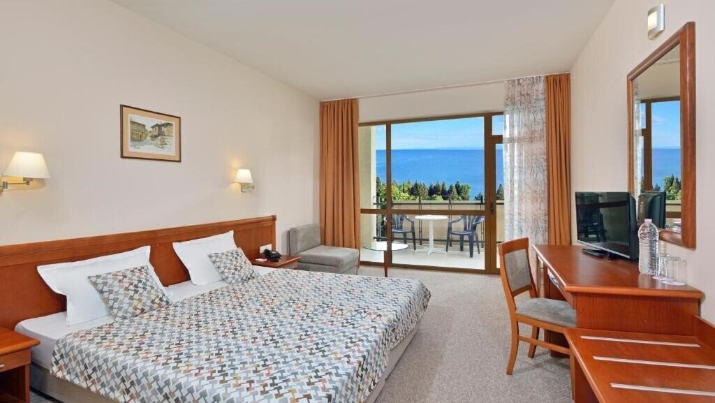 Фото Sol Nessebar Bay & Mare Resort 4*
