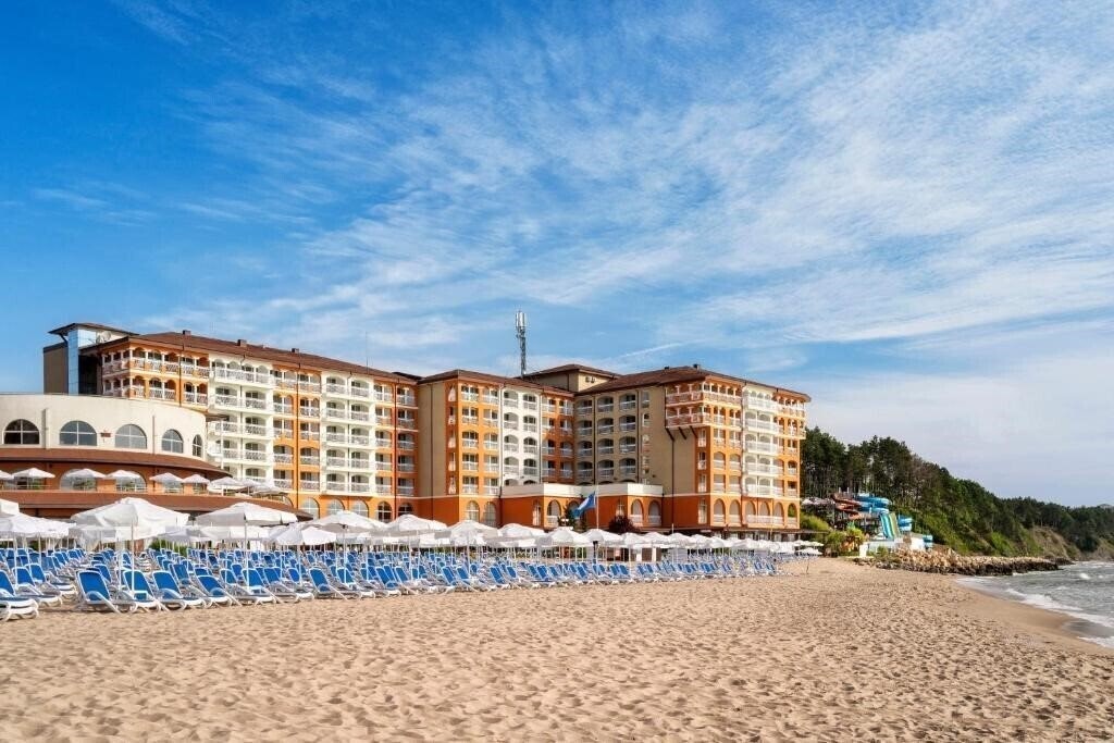 Отель Sol Luna Bay Resort 4*