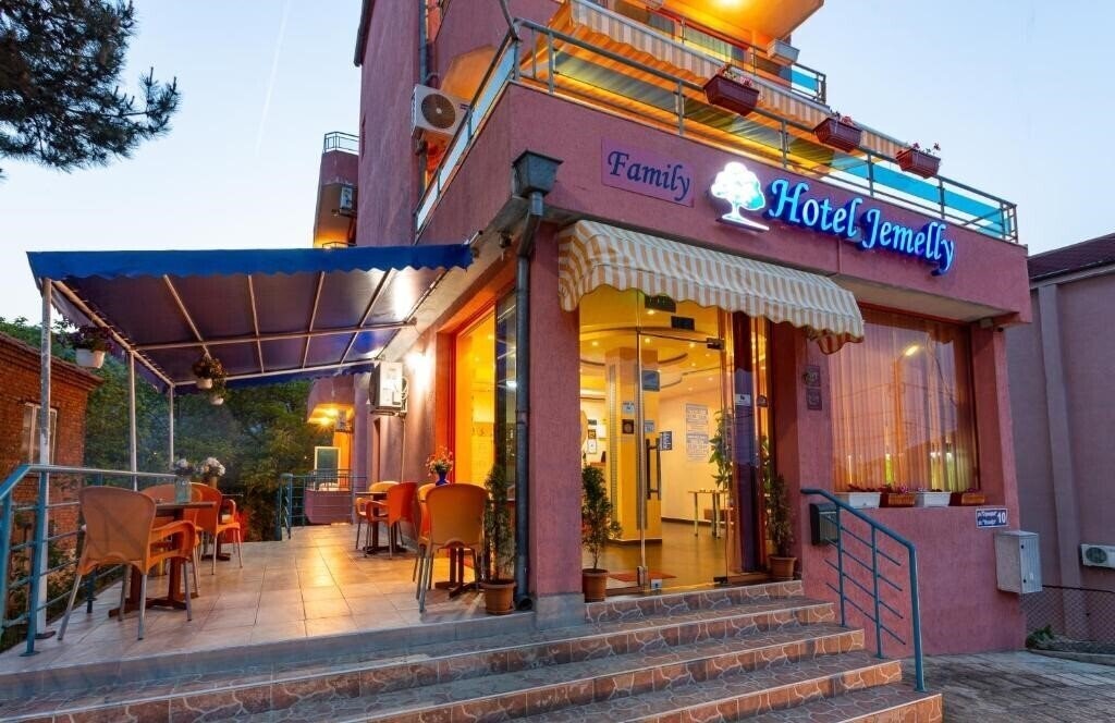 Отель Hotel Jemelly 2*