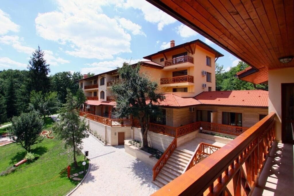 Отель Armira 4*