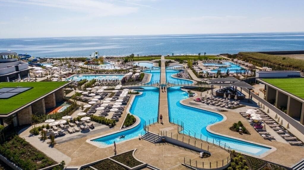 Отель Wave Resort 5*