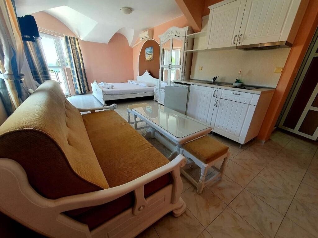 Paros IІ (ex. Mants I, Manz I) 2* фотосуреті