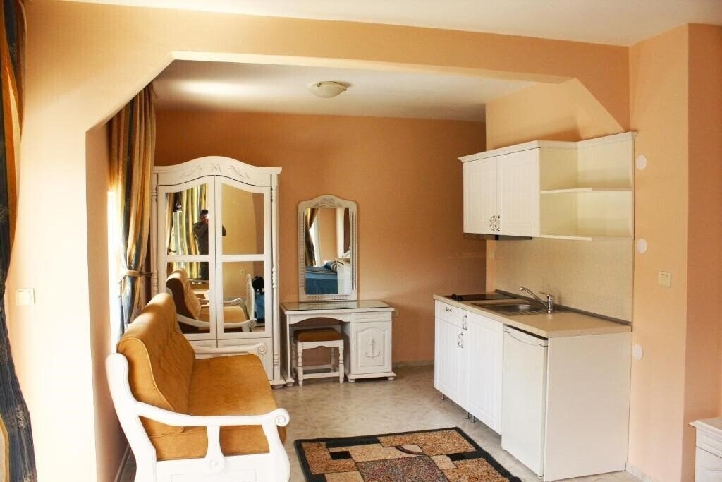 Paros IІ (ex. Mants I, Manz I) 2* суреті