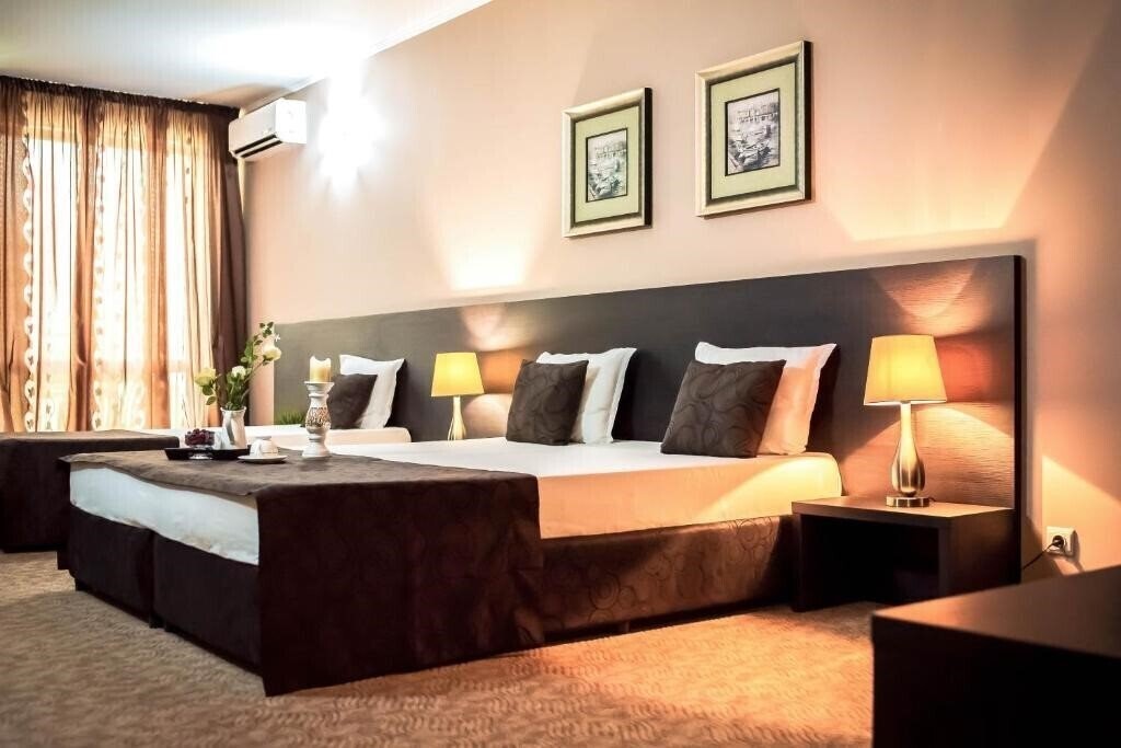 Central Plaza 3* суреті