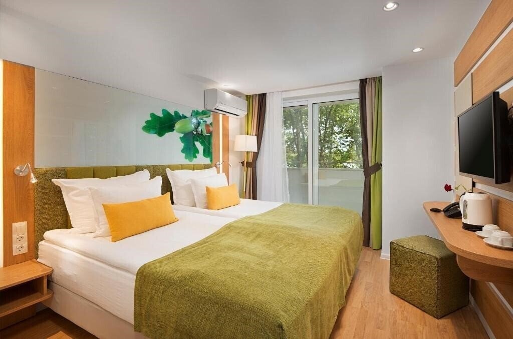 Фото Forest Beach 4*
