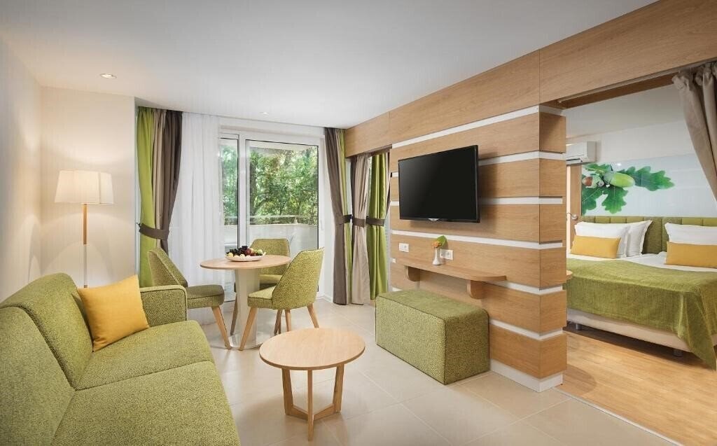 Картинка Forest Beach 4*