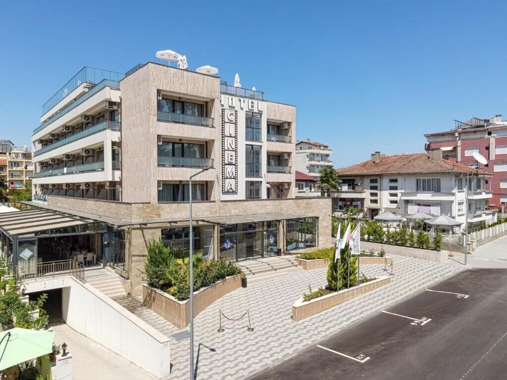 Отель Cinema 3*