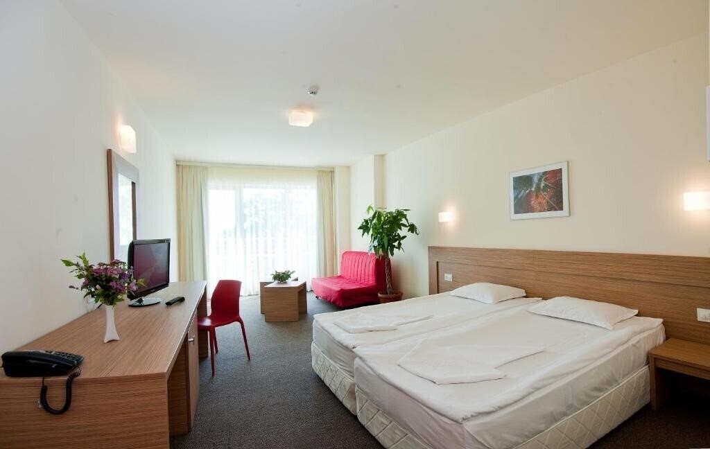 Изображение Jeravi Hotel 4*