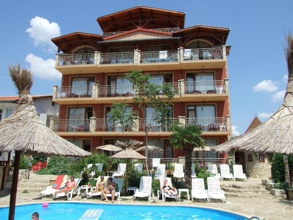 Tropicana Family Hotel (ex. Tropikana, Tropicana) 2* қонақ үйі