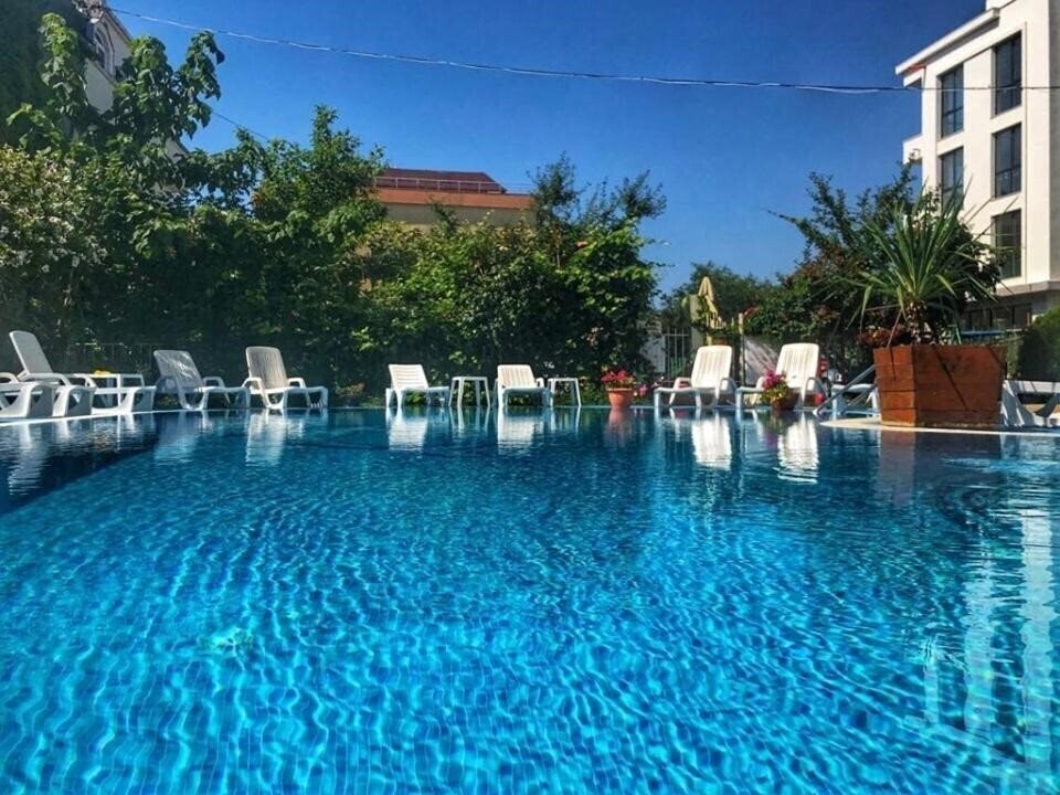 Отель Crystal 3*