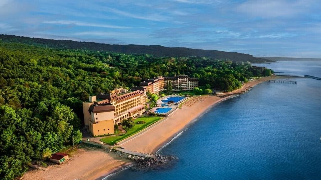 Отель HVD Riviera Beach 5*