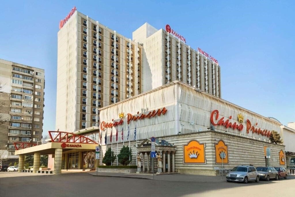 Отель Ramada Sofia 4*