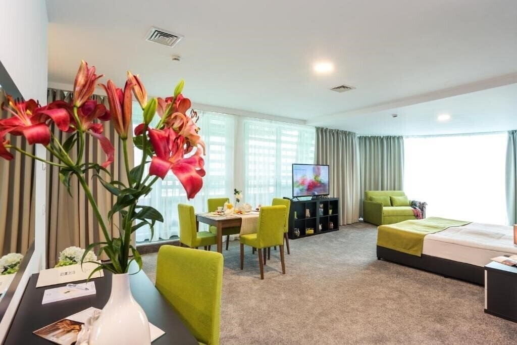 Earth And People 4* суреті