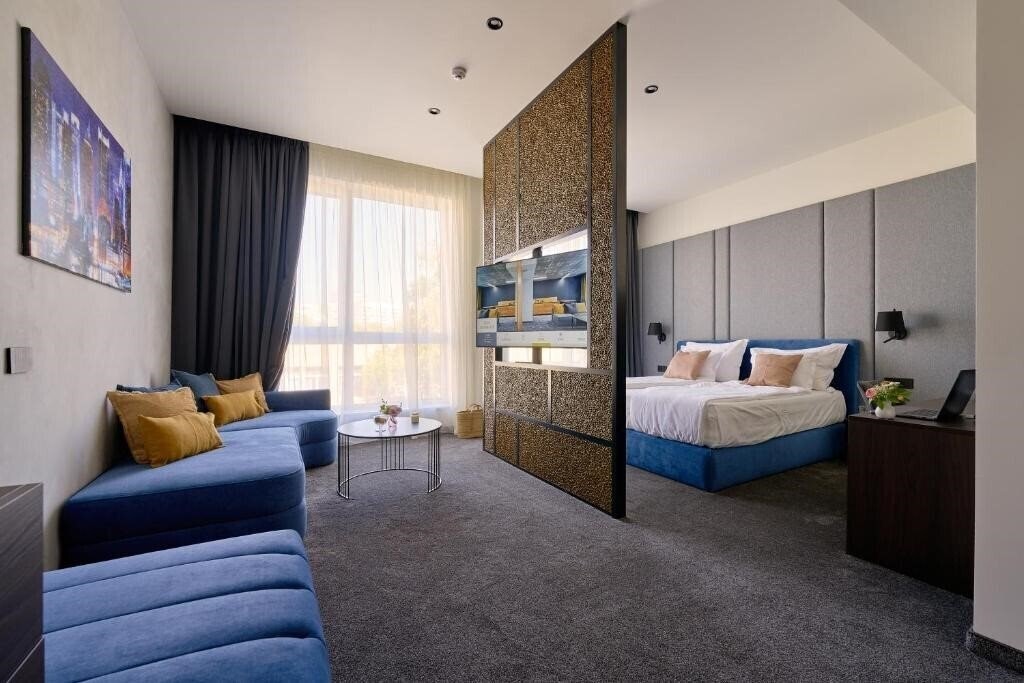 Отель Adella Boutique Hotel 4*