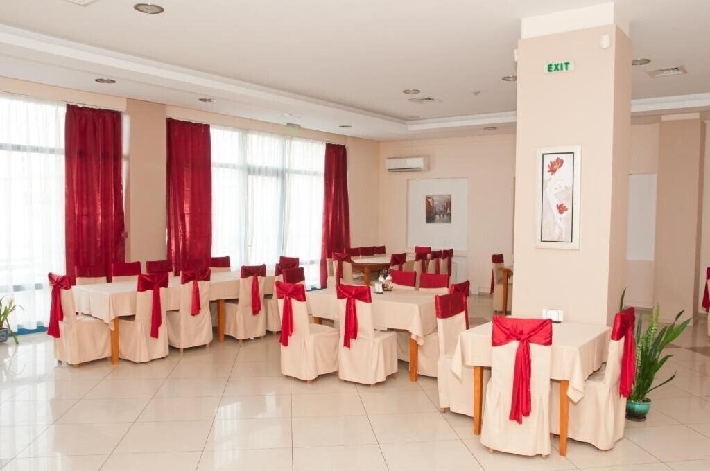 Astra Hotel 3* суреті