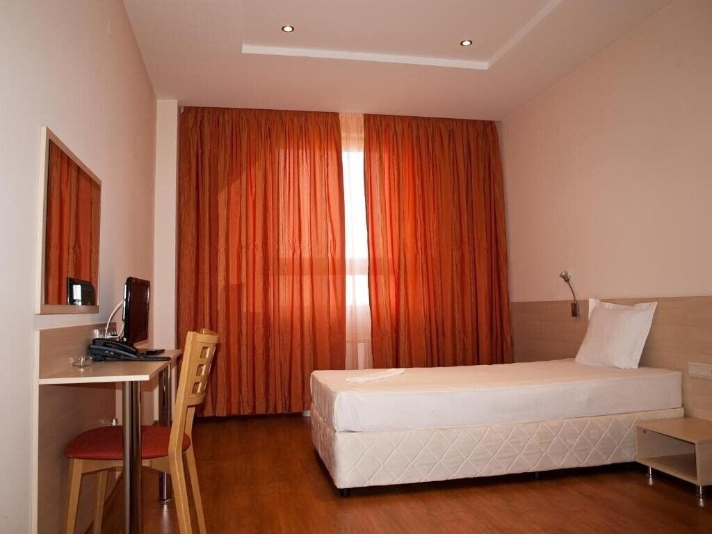 Astra Hotel 3* суреті