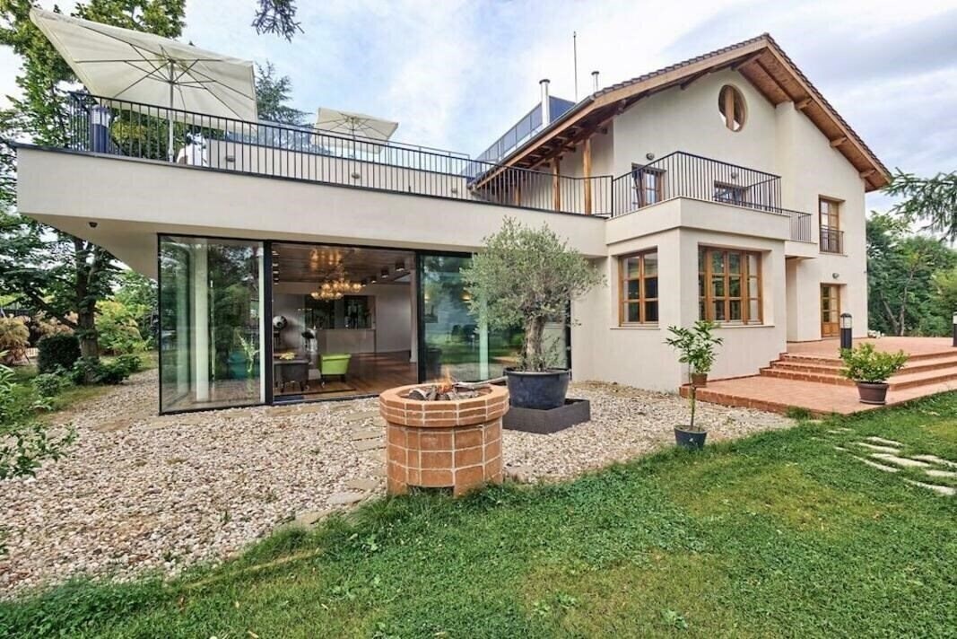 Cherry Orchard Residence 4* қонақ үйі