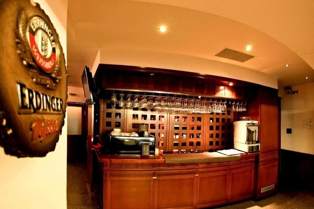 Картинка Hotel Edi 3*