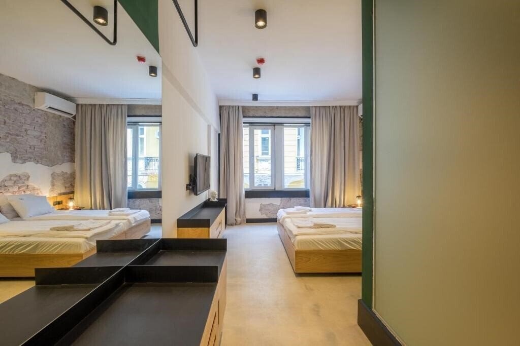 Фото R34 Boutique Hotel 3*