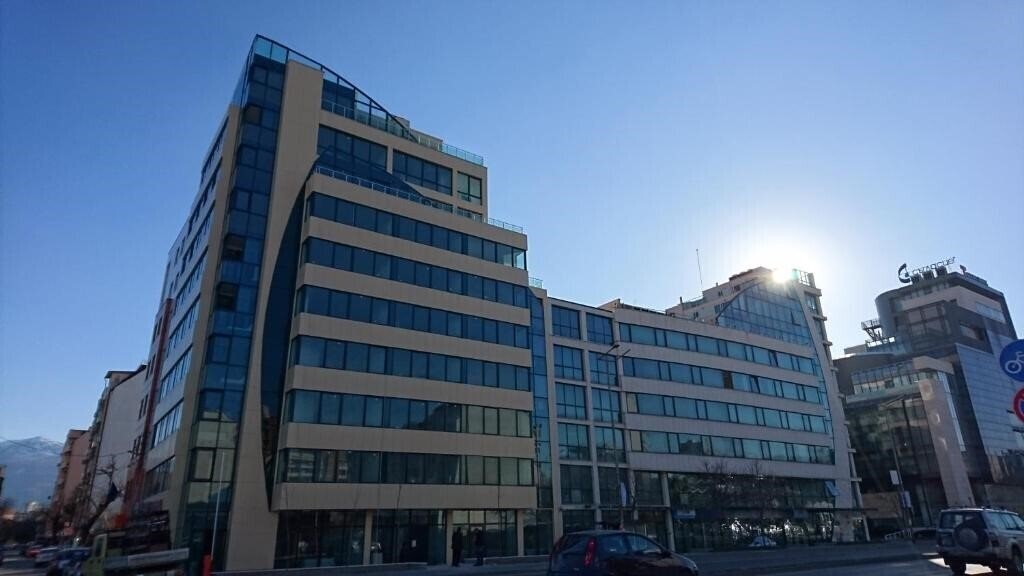 Отель Central West Hotel 3*