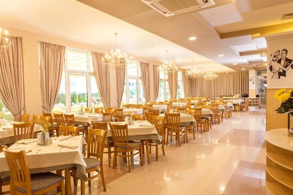 Фото Hotel Wela 4*